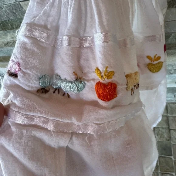 Mexican embroided dress - Picture 2 of 3